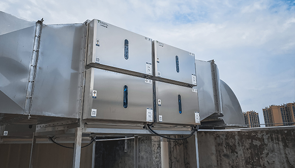 靜電油煙凈化器特點(diǎn),靜電式油煙凈化器工作原理